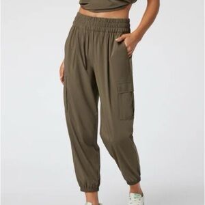 Vuori Villa Cargo Jogger (like new)